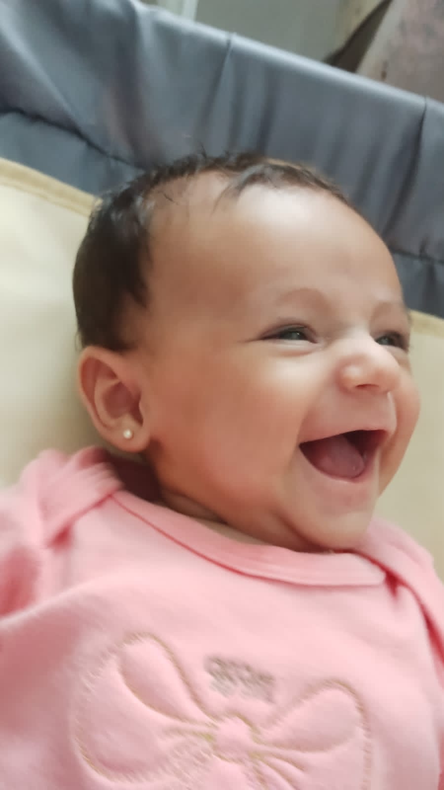 Bebê rindo